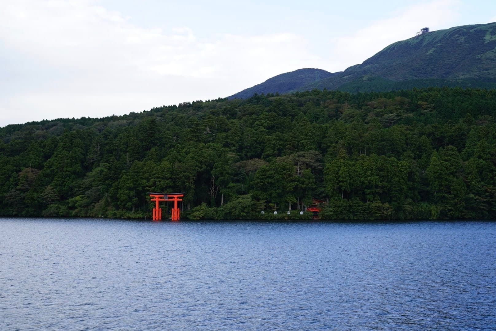 芦之湖鸟居