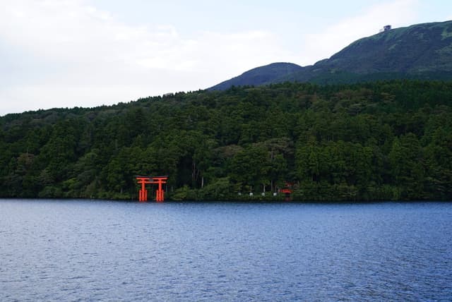 芦之湖鸟居